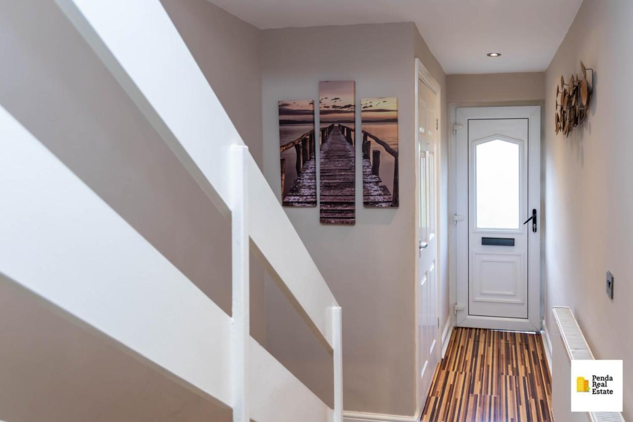 Penda Contractor And Leisure Guests Nottingham 빌라 외부 사진