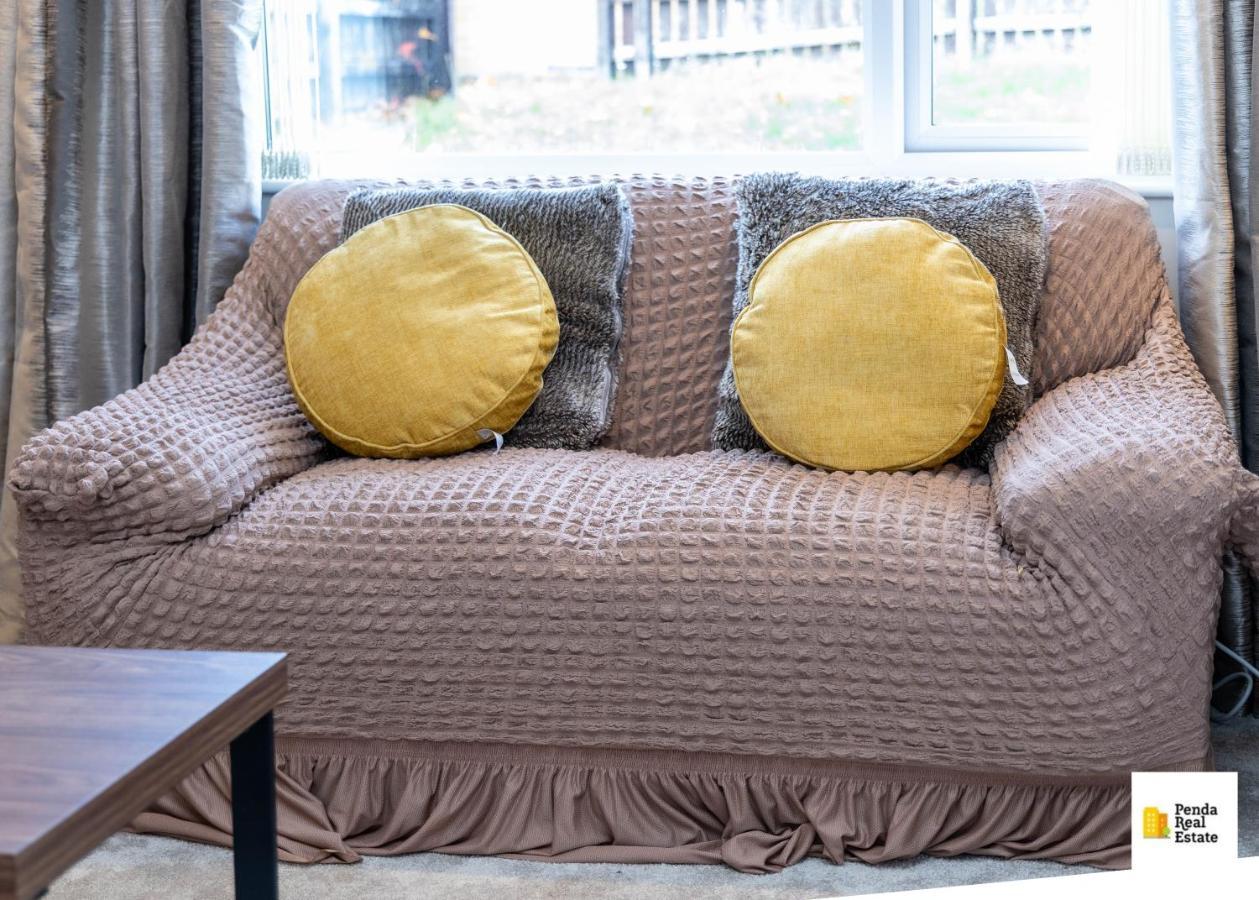 Penda Contractor And Leisure Guests Nottingham 빌라 외부 사진