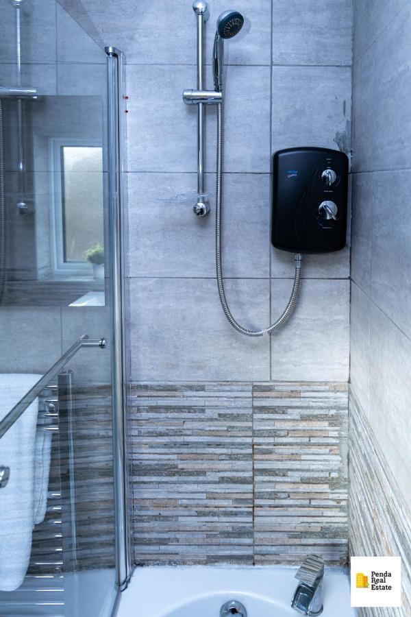 Penda Contractor And Leisure Guests Nottingham 빌라 외부 사진