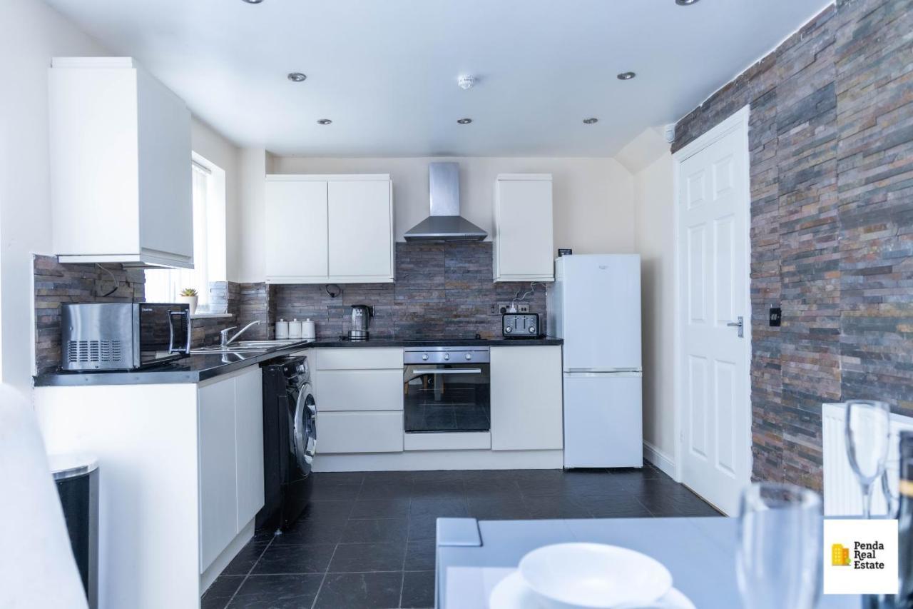 Penda Contractor And Leisure Guests Nottingham 빌라 외부 사진
